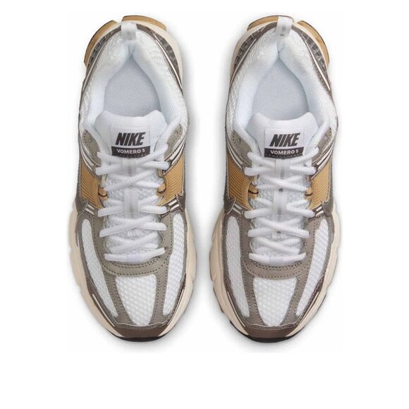 NIKE Vomero 5 Grade School 7 Women's 8.5 HF6998-004 Air Zoom NEW Metallic Beige - Picture 4 of 6